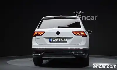 Volkswagen Tiguan 2023 2.0 гидро в Москве № 168478, миниатюра 4