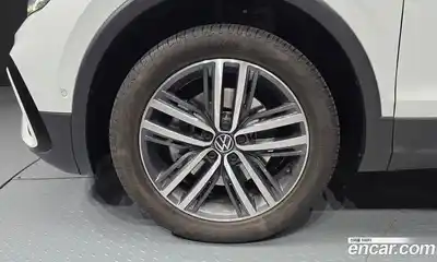 Volkswagen Tiguan 2023 2.0 гидро в Москве № 168478, миниатюра 5