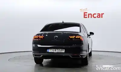 Volkswagen Passat 2021 2.0 гидро в Москве № 168874, миниатюра 3