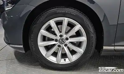 Volkswagen Passat 2021 2.0 гидро в Москве № 168874, миниатюра 4