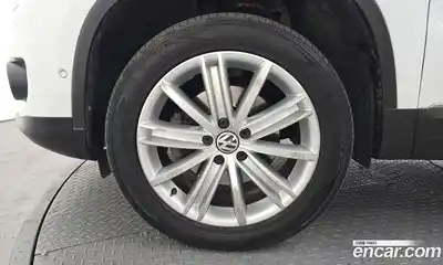 Volkswagen Tiguan 2015 2.0 гидро в Москве № 168957, миниатюра 5