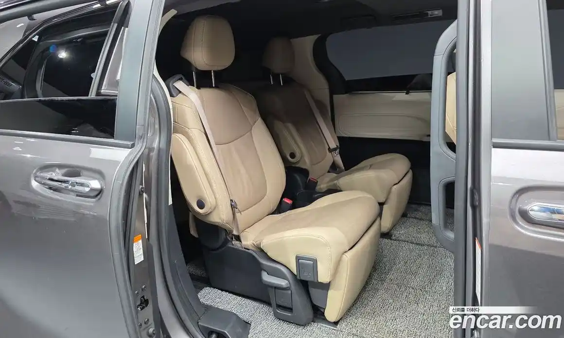 Toyota Sienna 2023 2.5 гидро в Москве № 170267, фото 12
