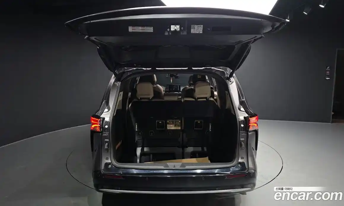 Toyota Sienna 2023 2.5 гидро в Москве № 170267, фото 20