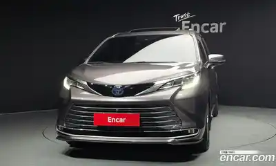 Toyota Sienna 2023 2.5 гидро в Москве № 170267, миниатюра 3