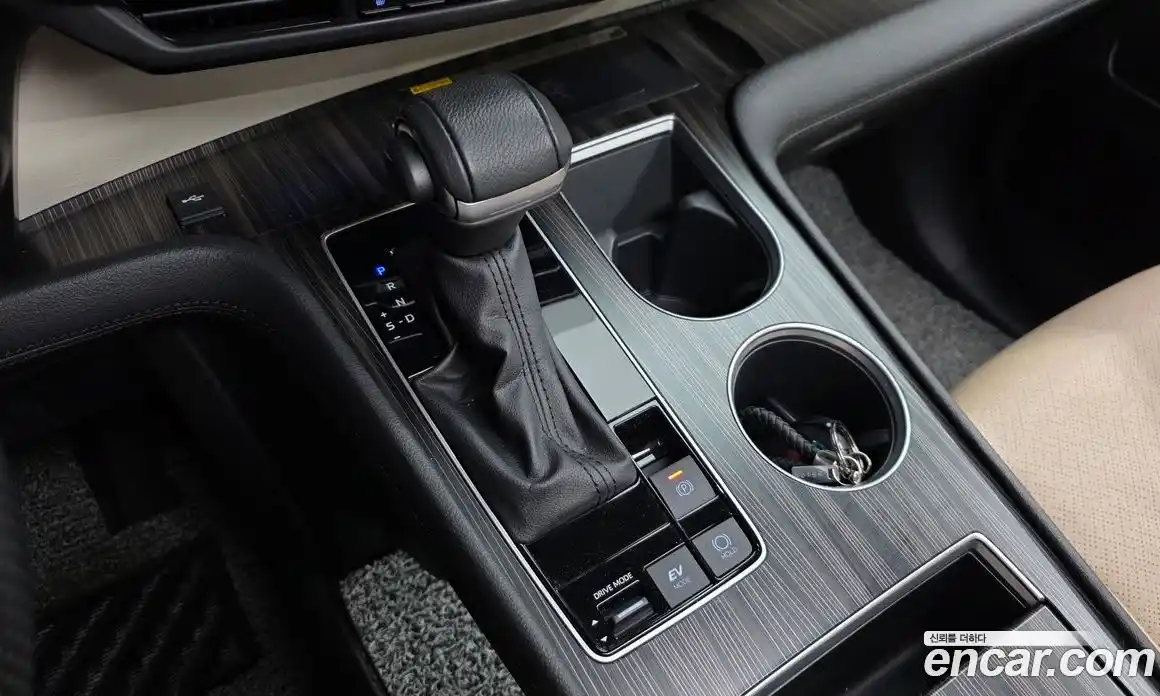 Toyota Sienna 2023 2.5 гидро в Москве № 170267, фото 9