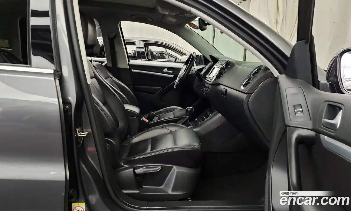 Volkswagen Tiguan 2016 2.0 гидро в Москве № 173491, фото 11