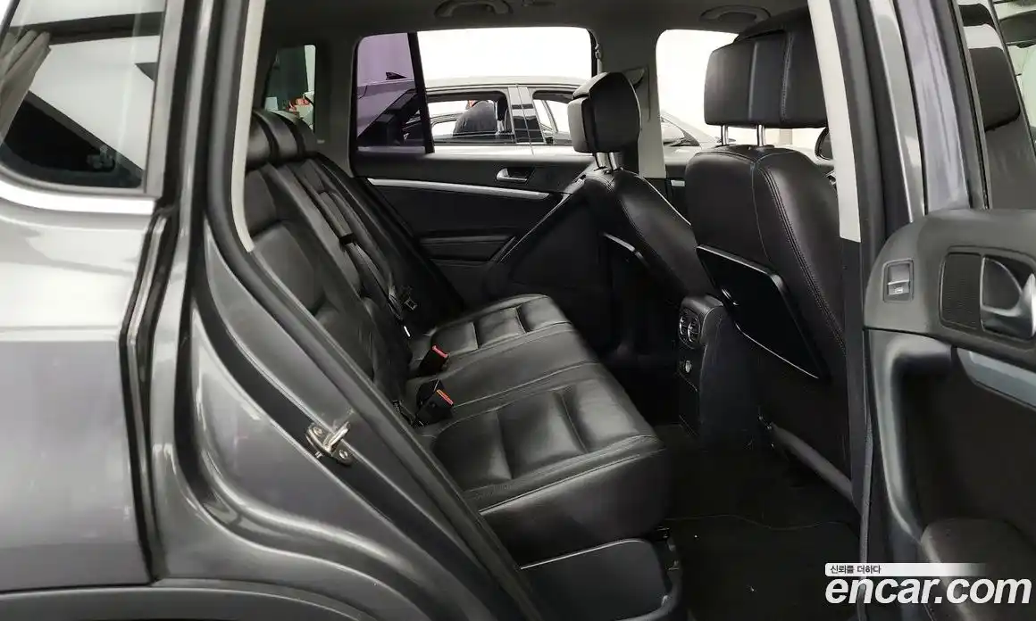 Volkswagen Tiguan 2016 2.0 гидро в Москве № 173491, фото 12