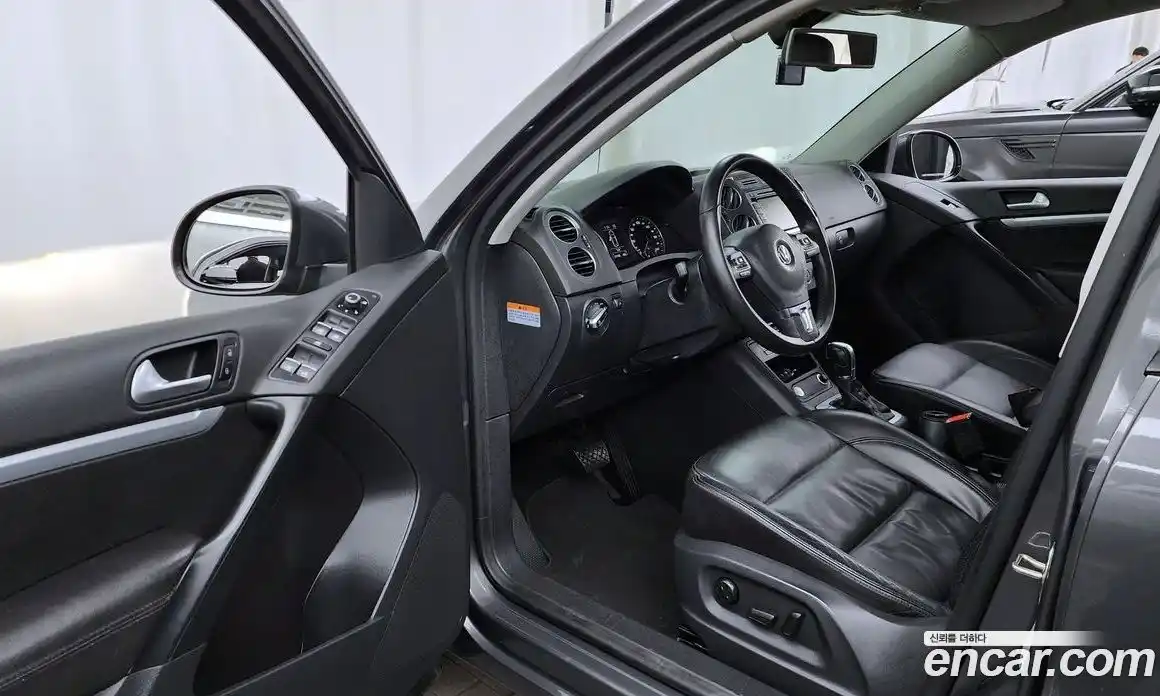 Volkswagen Tiguan 2016 2.0 гидро в Москве № 173491, фото 10