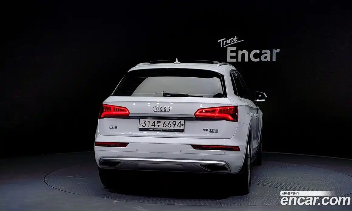 Audi Q5 2020 2.0 гидро в Москве № 183475, фото 4