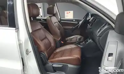 Volkswagen Tiguan 2015 2.0 гидро в Москве № 193331, миниатюра 11