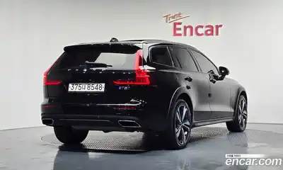 Volvo V60 2020 2.0 гидро в Москве № 196996, миниатюра 2