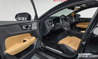 Volvo V60 2020 2.0 гидро в Москве № 196996, миниатюра 10