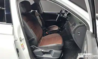 Volkswagen Tiguan 2023 2.0 гидро в Москве № 198921, миниатюра 11