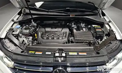 Volkswagen Tiguan 2023 2.0 гидро в Москве № 198921, миниатюра 5