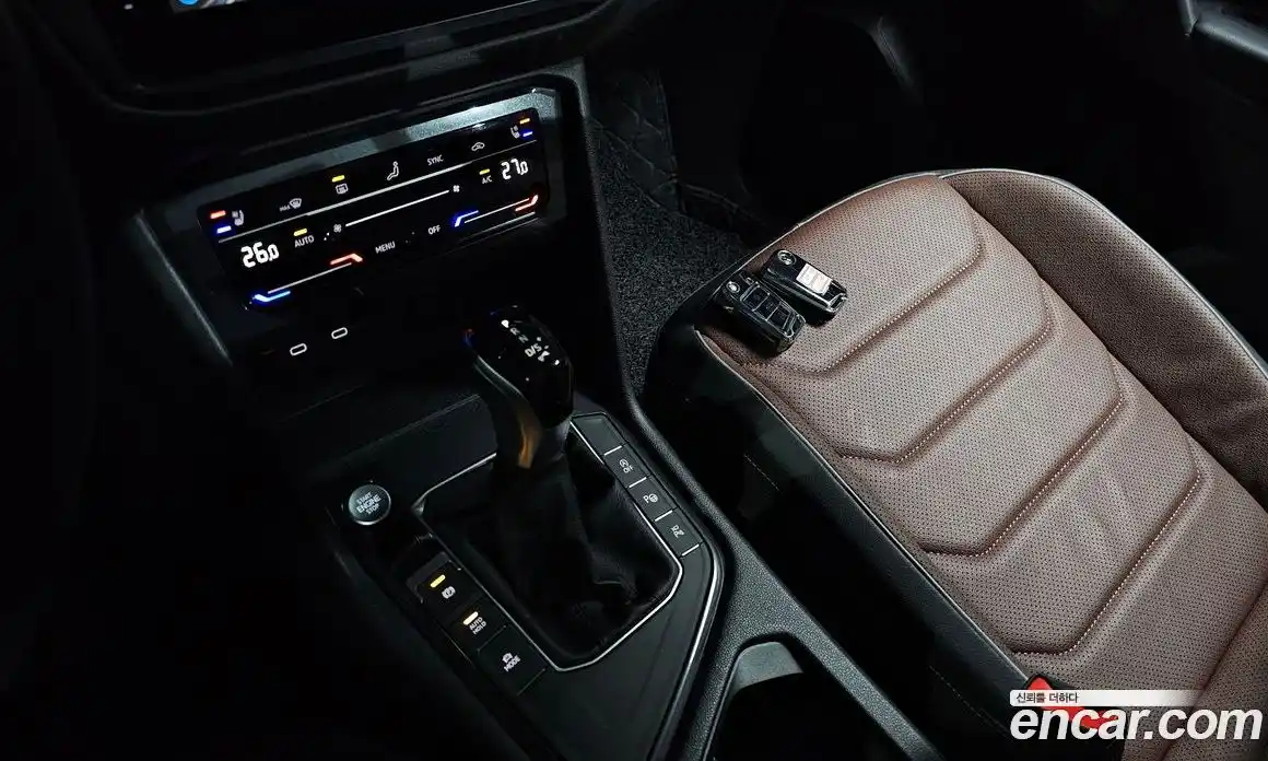 Volkswagen Tiguan 2023 2.0 гидро в Москве № 198921, фото 8