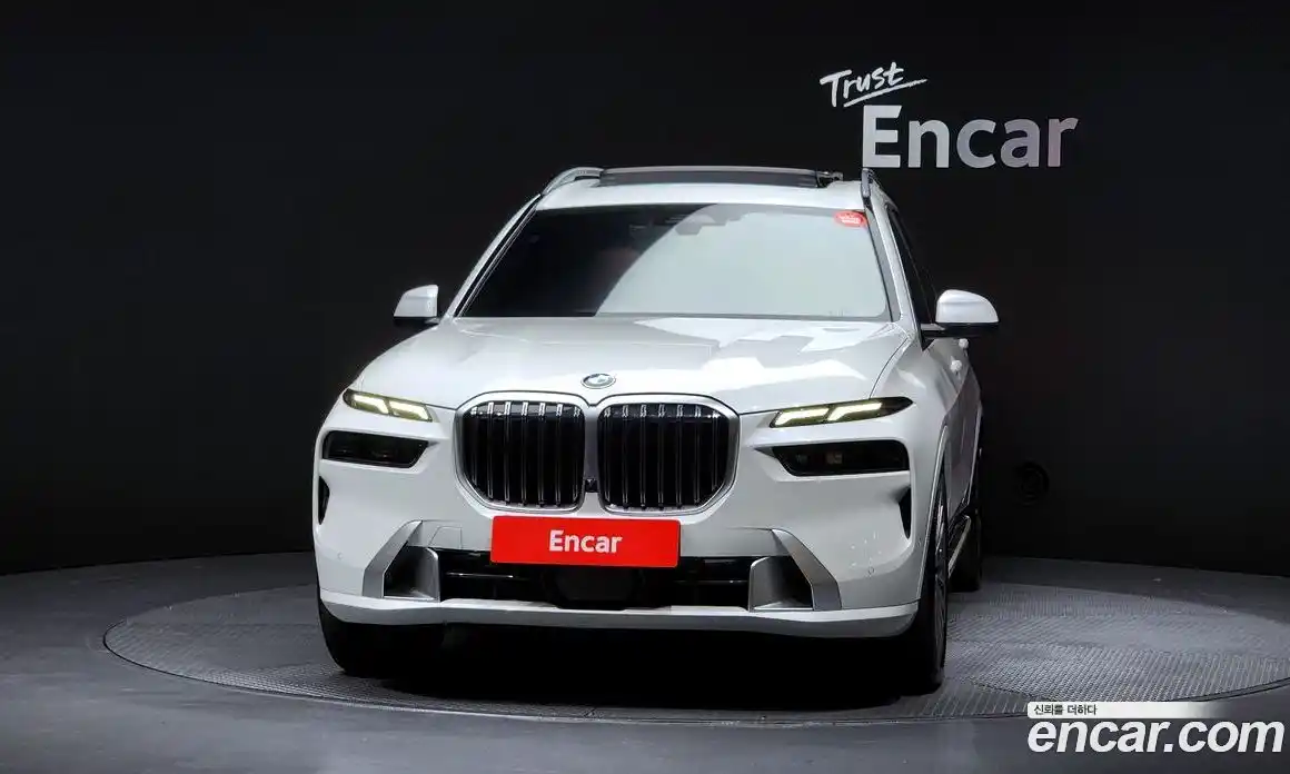 BMW X7 2023 3.0 гидро в Москве № 211330, фото 3