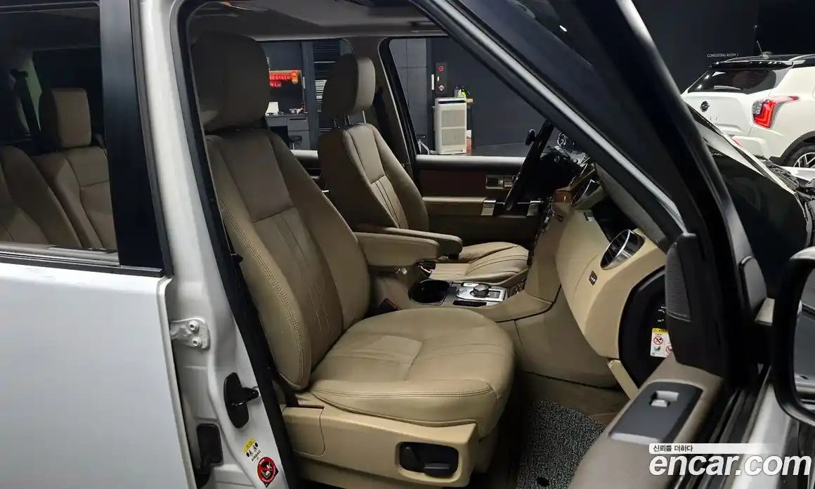 Land Rover Discovery 2013 3.0 гидро в Москве № 213826, фото 10
