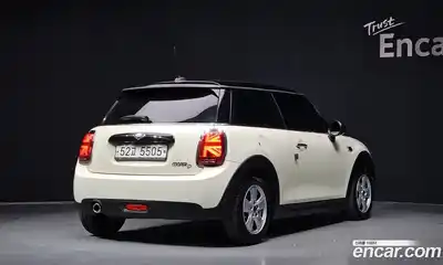 Mini Cooper 2019 1.5 гидро в Москве № 214393, миниатюра 2