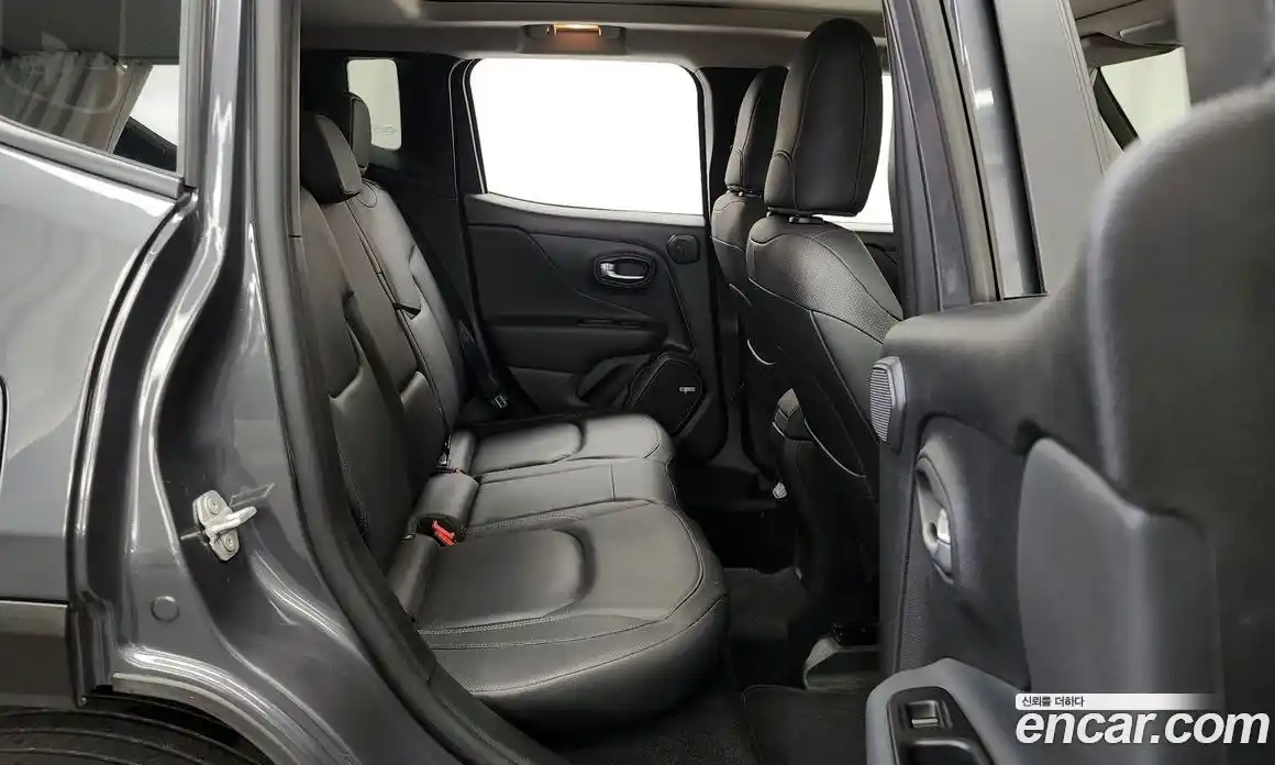Jeep Renegade 2021 2.4 гидро в Москве № 215498, фото 12