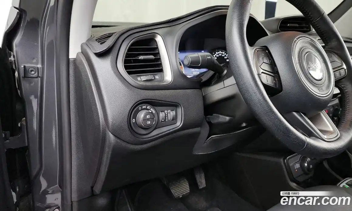 Jeep Renegade 2021 2.4 гидро в Москве № 215498, фото 19