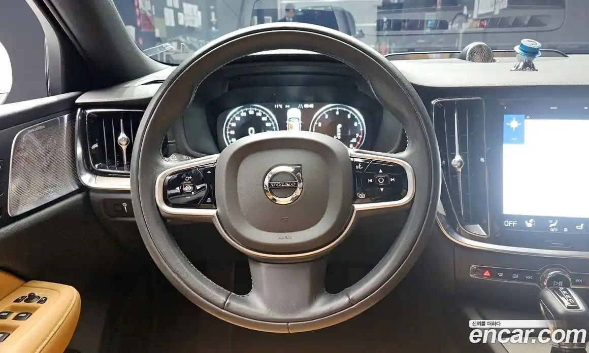 Volvo V60 2019 2.0 гидро в Москве № 230433, фото 13