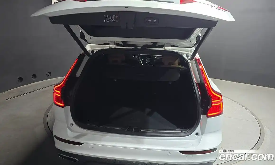 Volvo V60 2019 2.0 гидро в Москве № 230433, фото 20