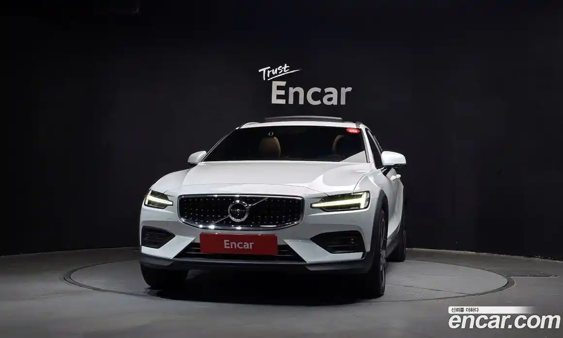 Volvo V60 2019 2.0 гидро в Москве № 230433, фото 3