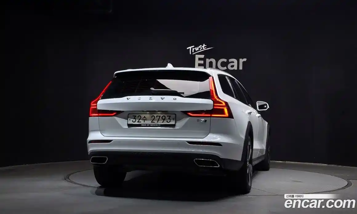 Volvo V60 2019 2.0 гидро в Москве № 230433, фото 4