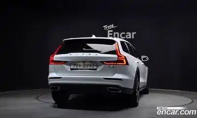 Volvo V60 2019 2.0 гидро в Москве № 230433, миниатюра 4