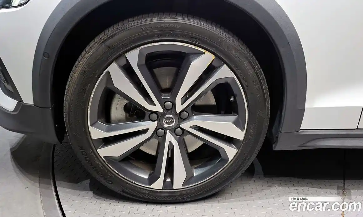 Volvo V60 2019 2.0 гидро в Москве № 230433, фото 5