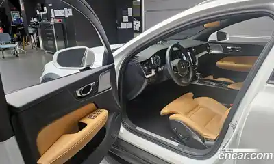 Volvo V60 2019 2.0 гидро в Москве № 230433, миниатюра 10