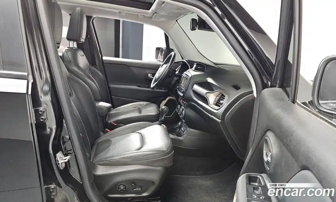 Jeep Renegade 2015 2.0 гидро в Москве № 232447, фото 11