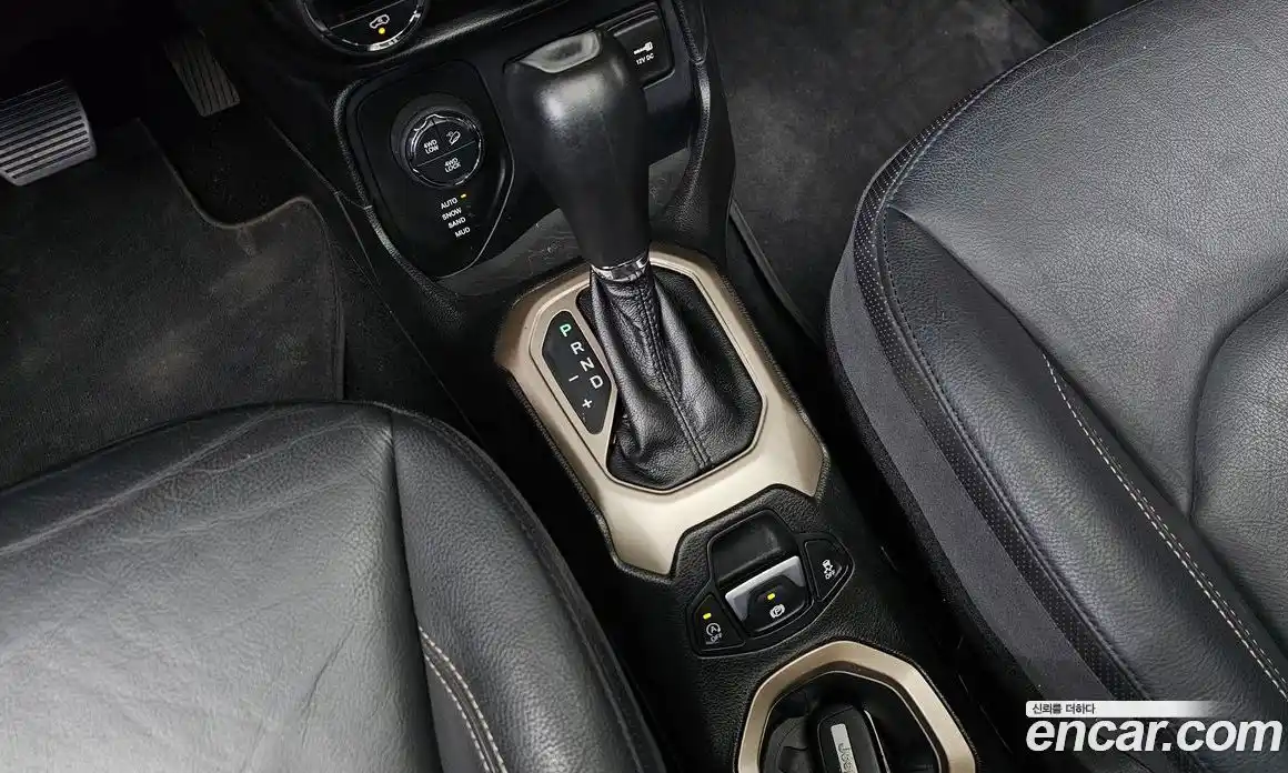 Jeep Renegade 2015 2.0 гидро в Москве № 232447, фото 9