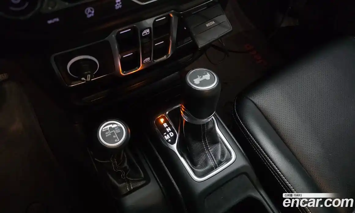 Jeep Wrangler 2020 2.0 гидро в Москве № 232555, фото 9