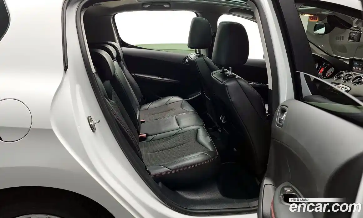 Peugeot 308 2014 1.6 гидро в Москве № 234872, фото 12