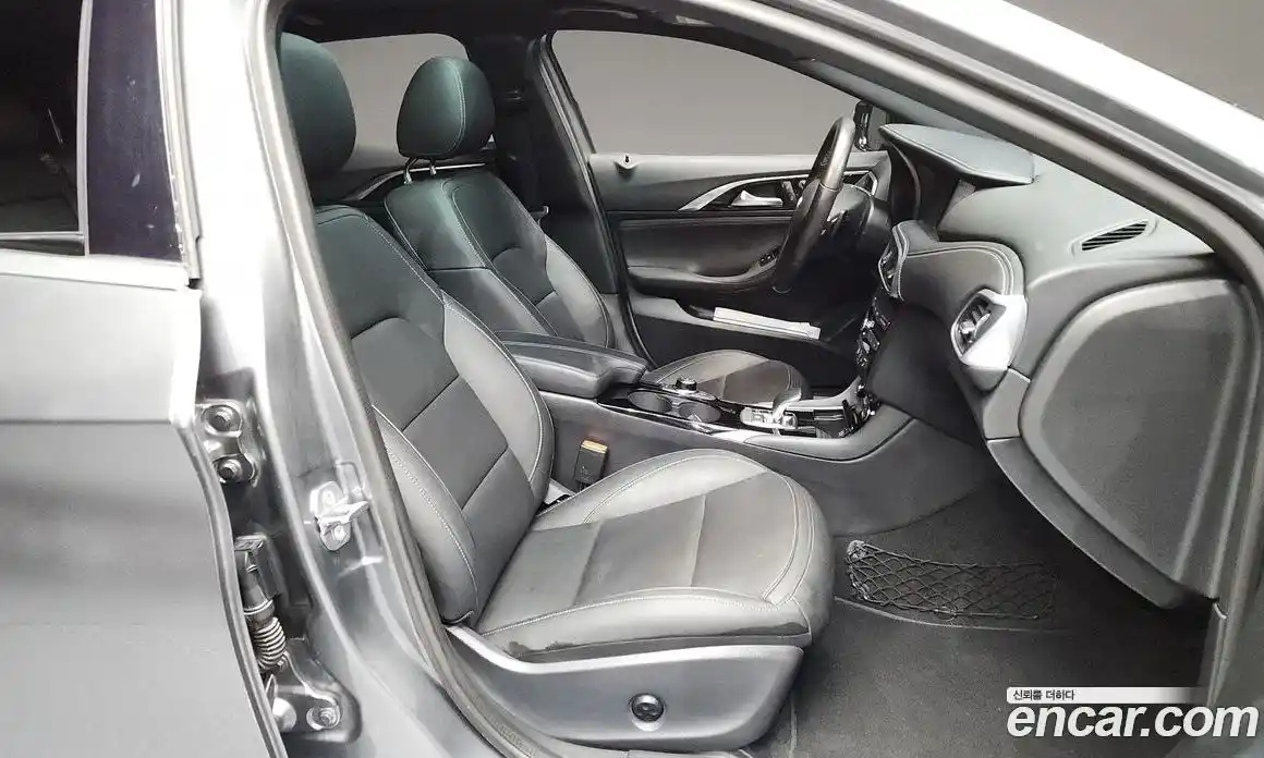 Infiniti Q30 2019 2.0 гидро в Москве № 244795, фото 11