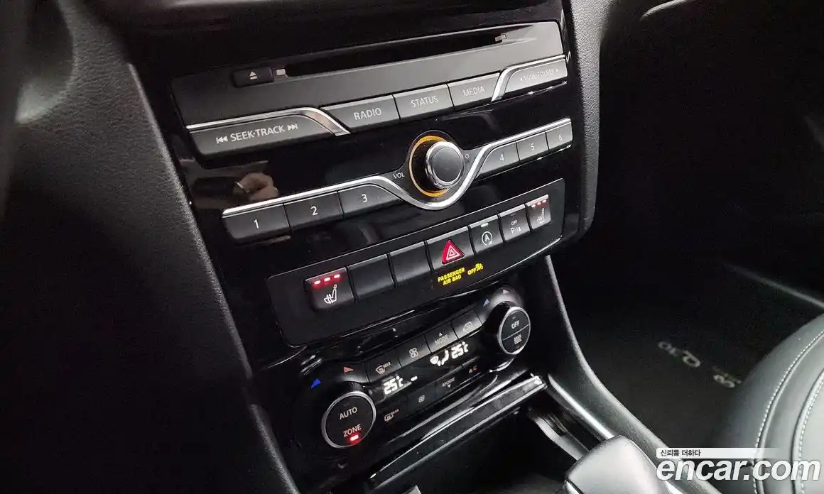 Infiniti Q30 2019 2.0 гидро в Москве № 244795, фото 16