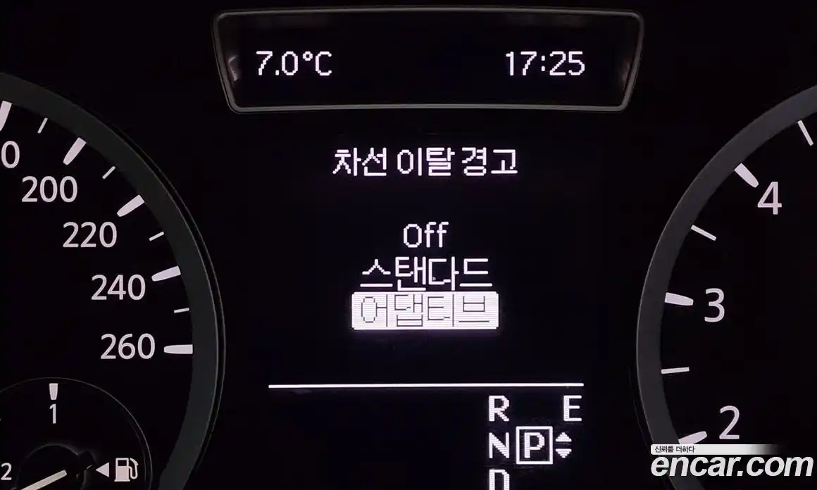 Infiniti Q30 2019 2.0 гидро в Москве № 244795, фото 17