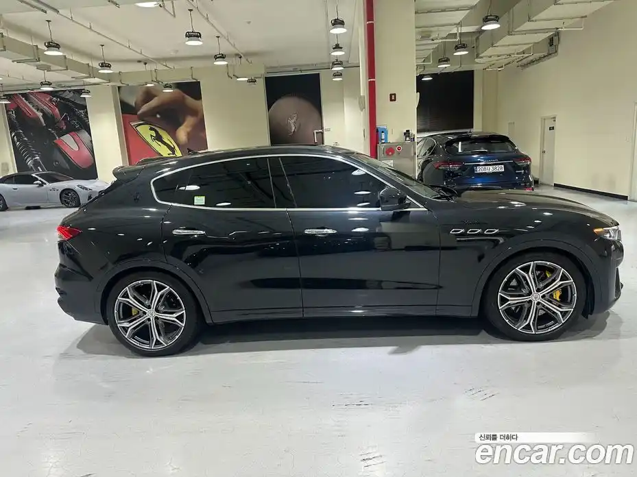 Maserati Levante 2023 3.0 гидро в Москве № 255963, фото 3