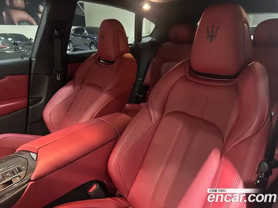 Maserati Levante 2023 3.0 гидро в Москве № 255963, фото 10