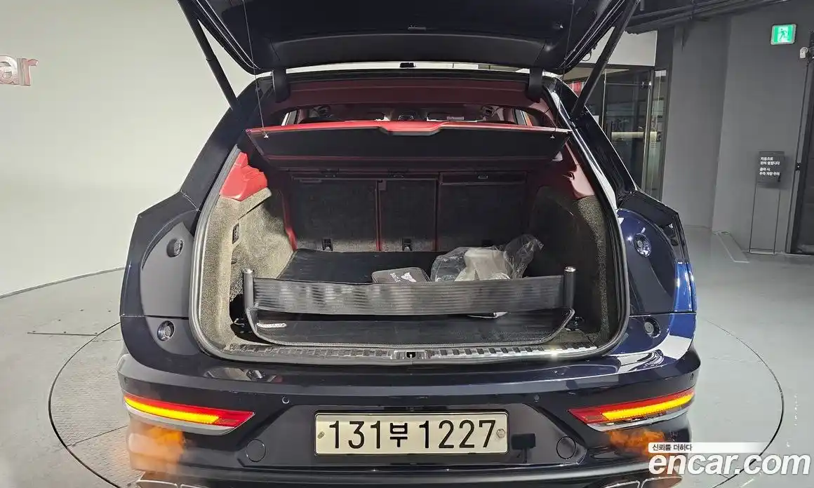 Bentley Bentayga 2022 4.0 гидро в Москве № 256684, фото 19