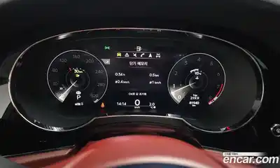 Bentley Bentayga 2022 4.0 гидро в Москве № 256684, миниатюра 7