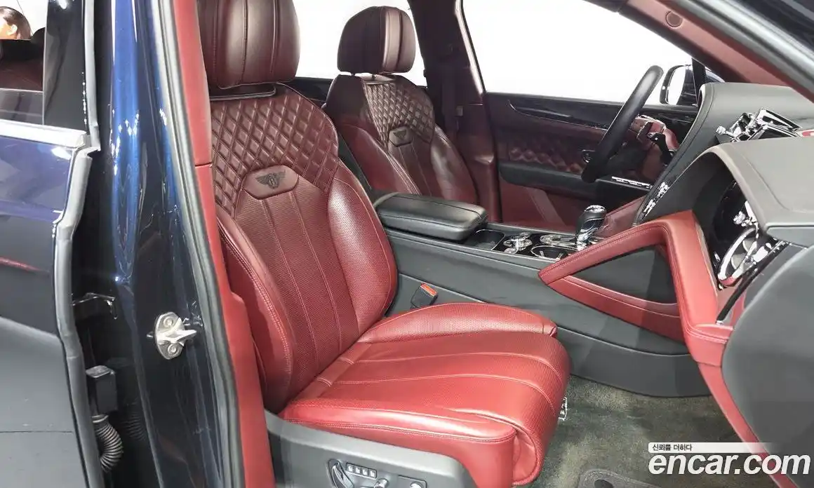 Bentley Bentayga 2022 4.0 гидро в Москве № 256684, фото 9