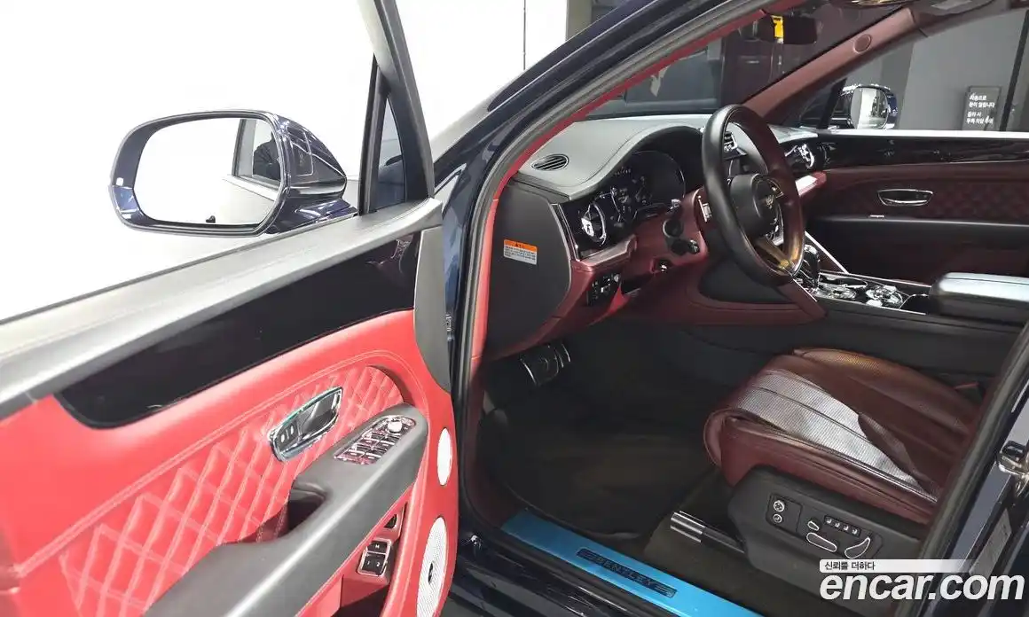 Bentley Bentayga 2022 4.0 гидро в Москве № 256684, фото 10