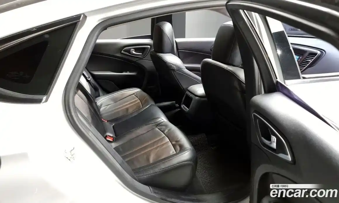 Chrysler 200 2015 2.4 гидро в Москве № 256782, фото 12