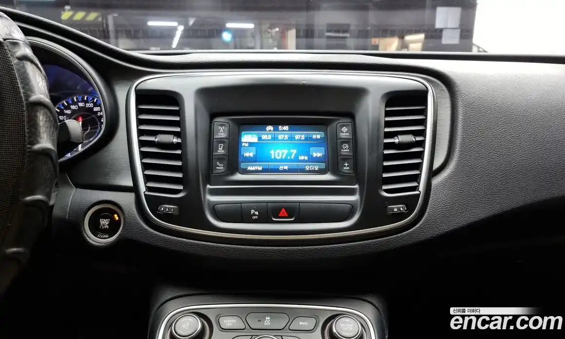 Chrysler 200 2015 2.4 гидро в Москве № 256782, фото 14