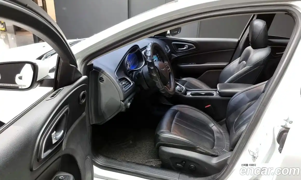 Chrysler 200 2015 2.4 гидро в Москве № 256782, фото 10