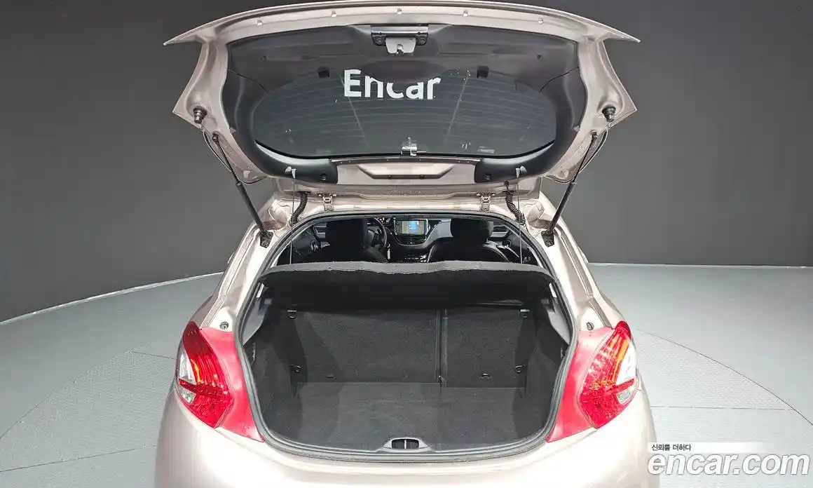 Peugeot 208 2013 1.6 гидро в Москве № 259410, фото 20