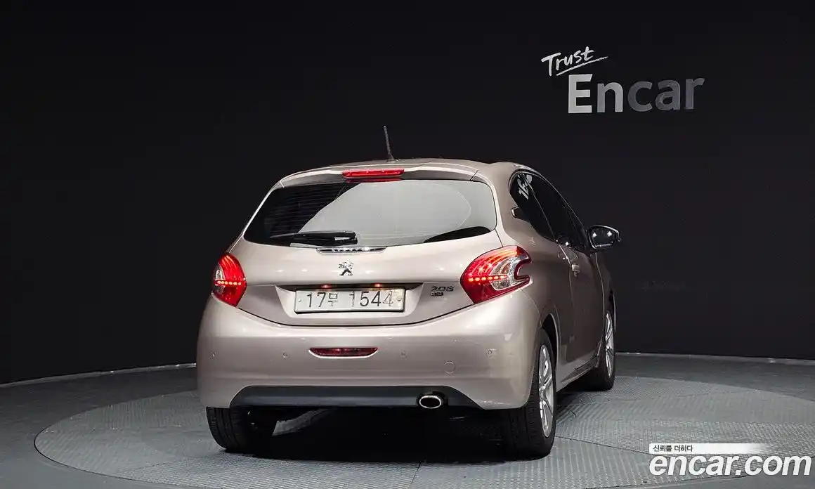 Peugeot 208 2013 1.6 гидро в Москве № 259410, фото 4