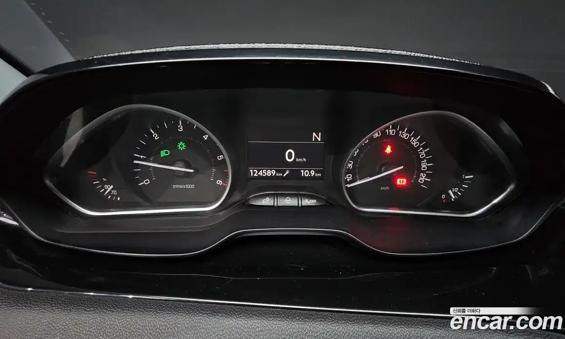 Peugeot 208 2013 1.6 гидро в Москве № 259410, фото 8